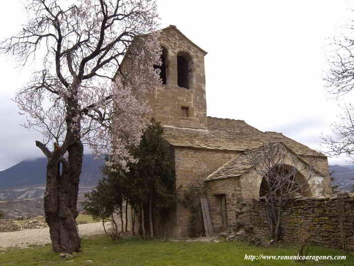 Vista suroeste del templo